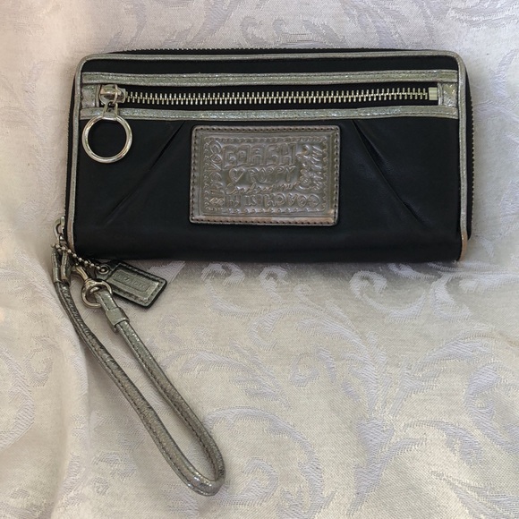 Coach Handbags - Coach Poppy Long Zip Around Wallet/clutch/Coach Tag Excellent Condition.